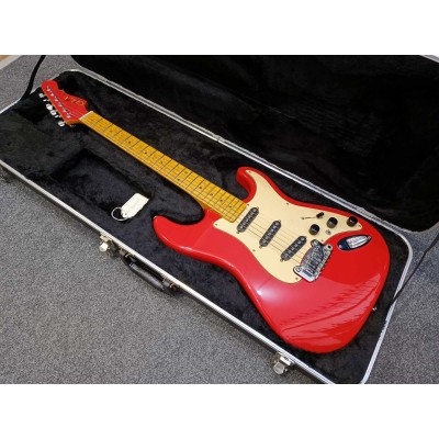 G&L S500 (Fullerton Red. 3-ply Vintage Creme, maple). №CLF51041. Made in USA - Електрична гітара